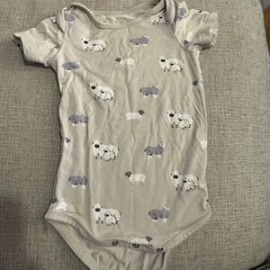 Kyte BABY Gray Sheep Print Bodysuit